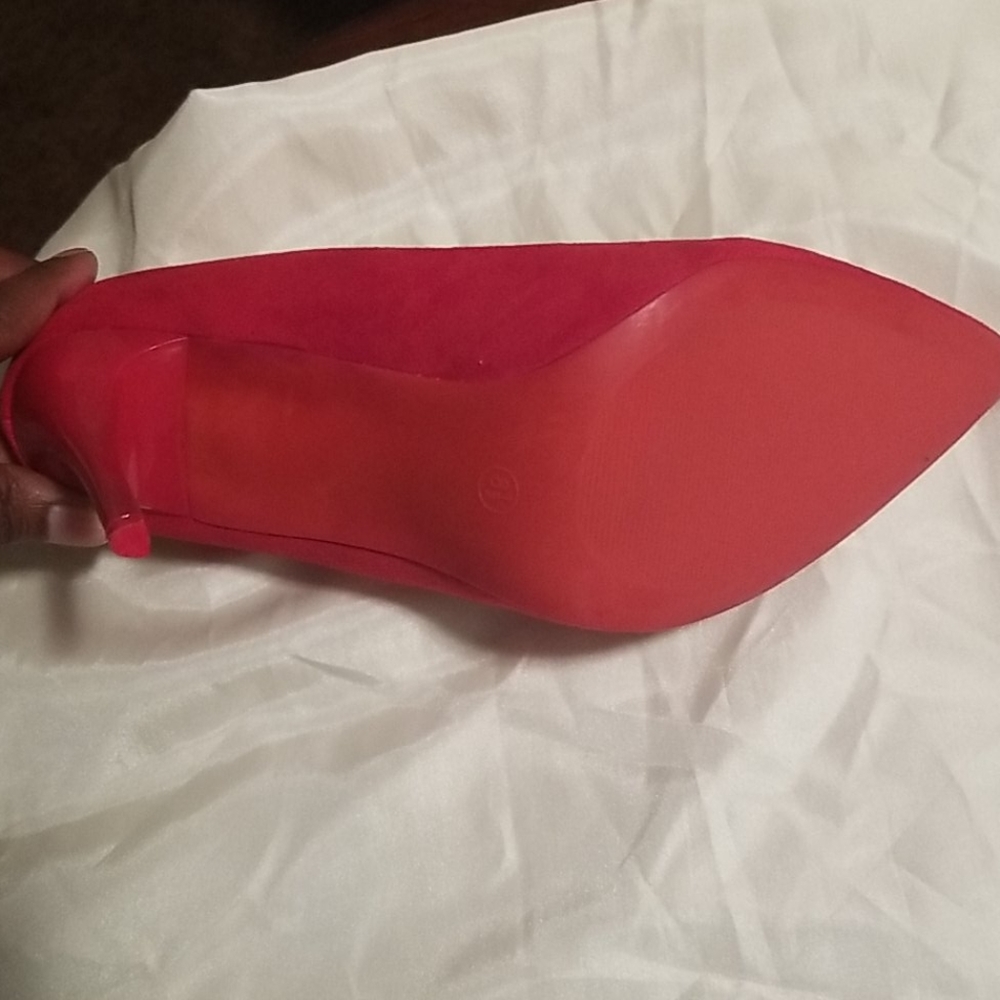 Heels - Picture 4 of 4